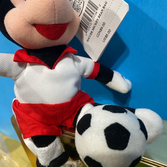 DISNEY STORE EXCLUSIVE NWT VTG 1990’s SOCCER MICKEY MOUSE RETIRED BEAN BAG PLUSH - Picture 9 of 10